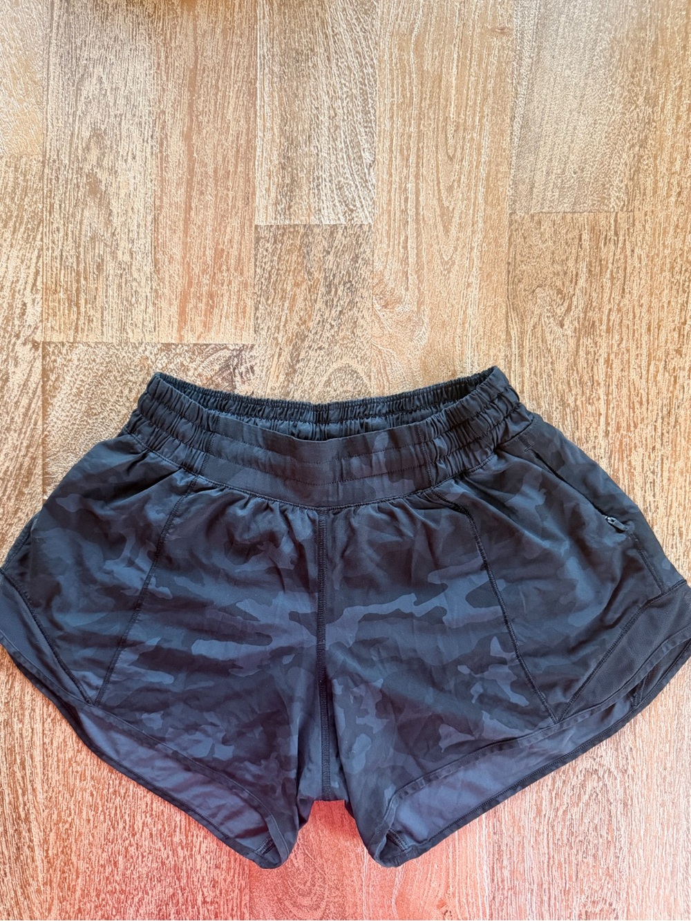 Rare Camo Lululemon Hotty Hot Shorts Size 4